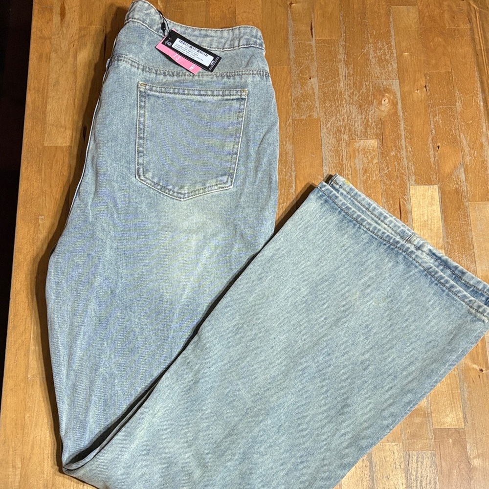 NWT PrettyLittleThing Vintage Wash Straight Leg Jeans